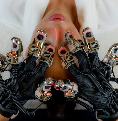 Facial Treatment with Bionic Hands Microcurrent at Richmont Monaco